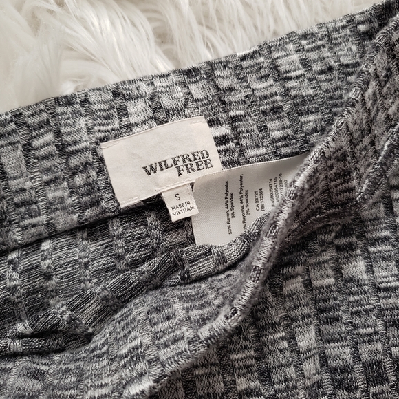 Aritzia Wilfred Free Shields Skirt Sz Small - Picture 2 of 2